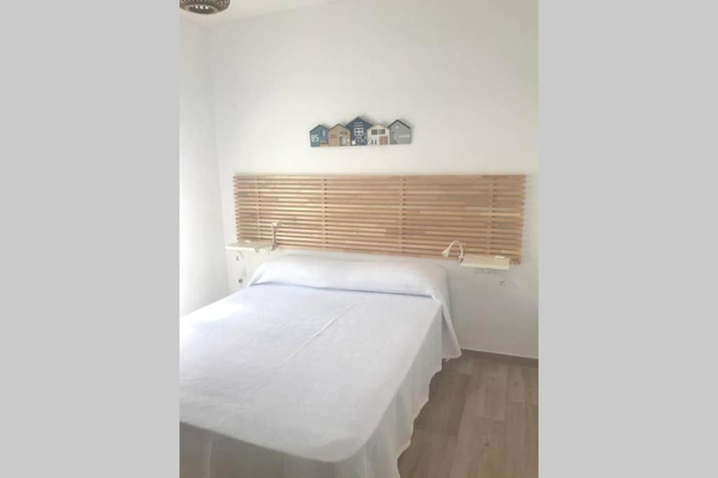 Apartamento La Playa Нерха Екстериор снимка
